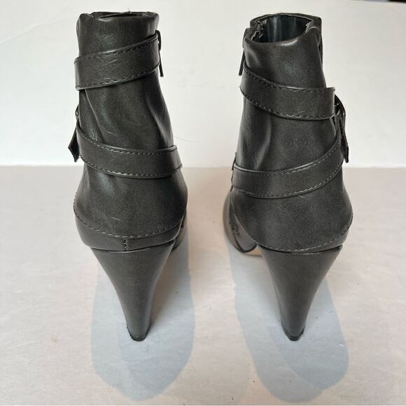 Madden Girl Women's Heeled Ankle Boots Gray Size 9W Plaazaw - Picture 5 of 8